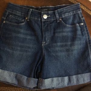 Size 4, Nine West blue Jean shorts made in Egypt